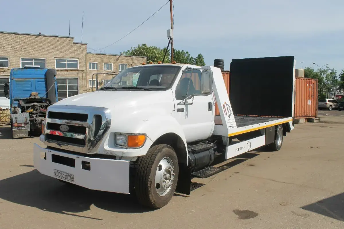 Грузовой эвакуатор Ford F750_12